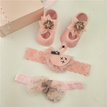 Load image into Gallery viewer, Newborn Baby Girls Headband Bow Flowers Cloth Hair Bands Hair Accessories Socks Gift Boxes Three-piece Suit
