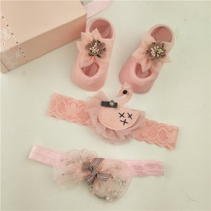 Newborn Baby Girls Headband Bow Flowers Cloth Hair Bands Hair Accessories Socks Gift Boxes Three-piece Suit
