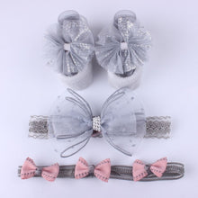 Load image into Gallery viewer, Newborn Baby Girls Headband Bow Flowers Cloth Hair Bands Hair Accessories Socks Gift Boxes Three-piece Suit
