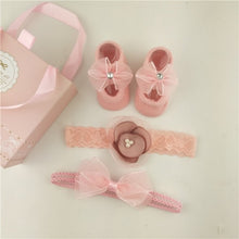 Load image into Gallery viewer, Newborn Baby Girls Headband Bow Flowers Cloth Hair Bands Hair Accessories Socks Gift Boxes Three-piece Suit